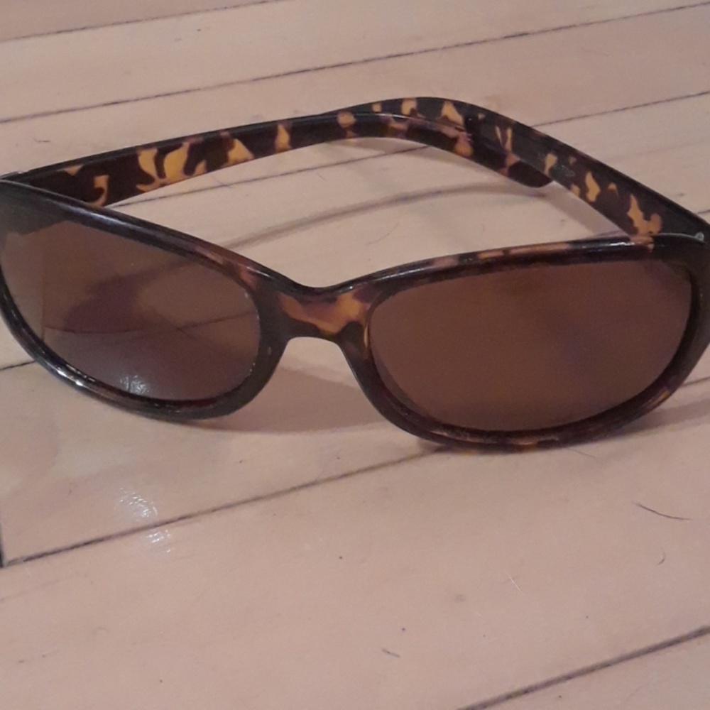 Tortoise shell sunglasses - Picture 4 of 8